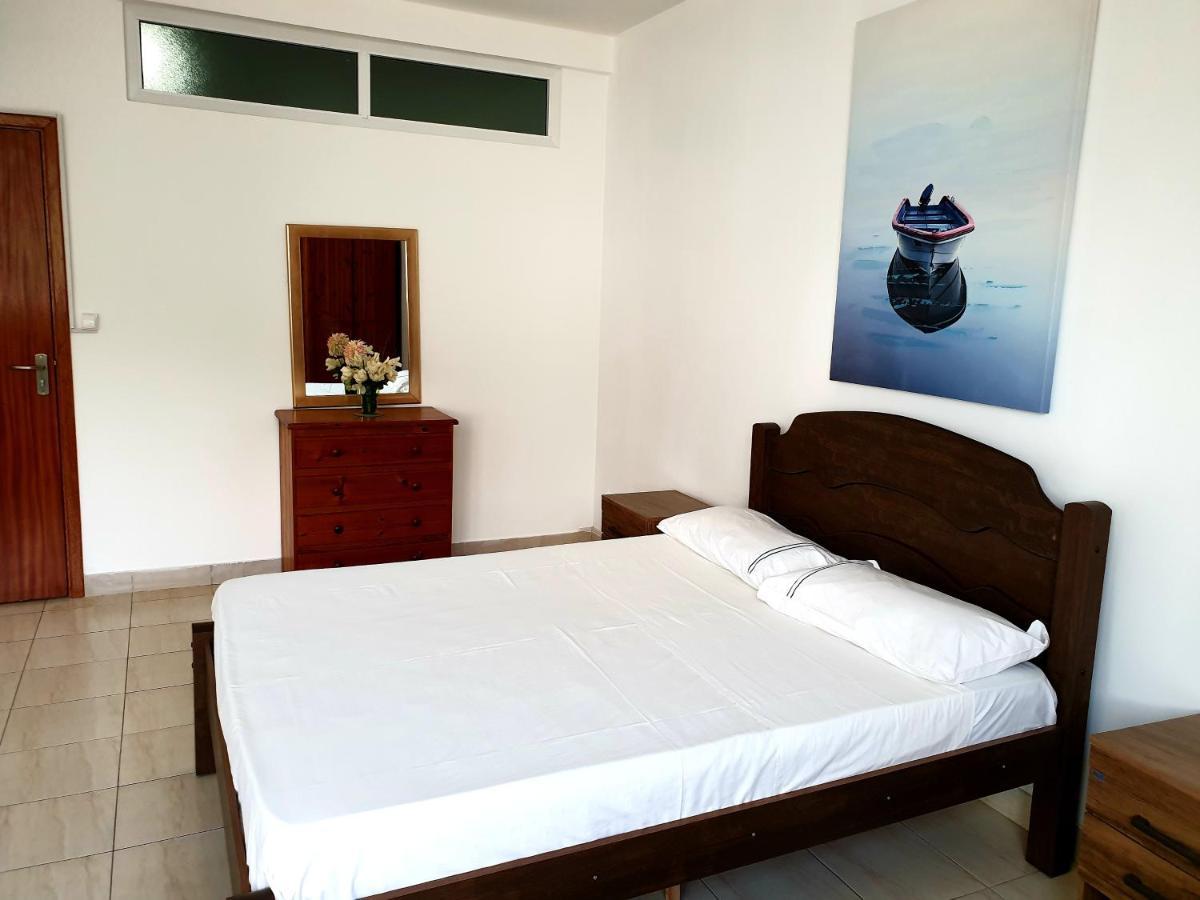 Guest House Mangui Baxu Rooms & Apartment Tarrafal  Exterior foto
